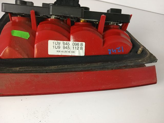 bontott SKODA OCTAVIA I Jobb Hátsó Lámpa