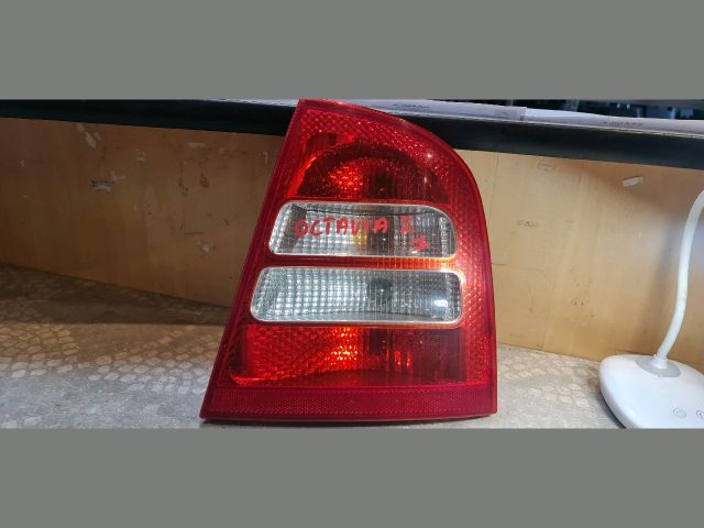 bontott SKODA OCTAVIA I Jobb Hátsó Lámpa