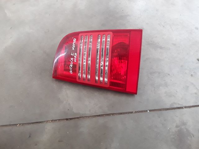 bontott SKODA OCTAVIA I Jobb Hátsó Lámpa