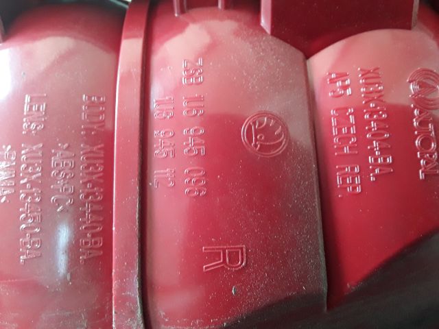 bontott SKODA OCTAVIA I Jobb Hátsó Lámpa