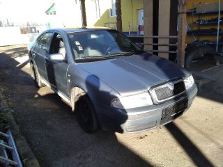 bontott SKODA OCTAVIA I Jobb hátsó Sárvédő Gumi