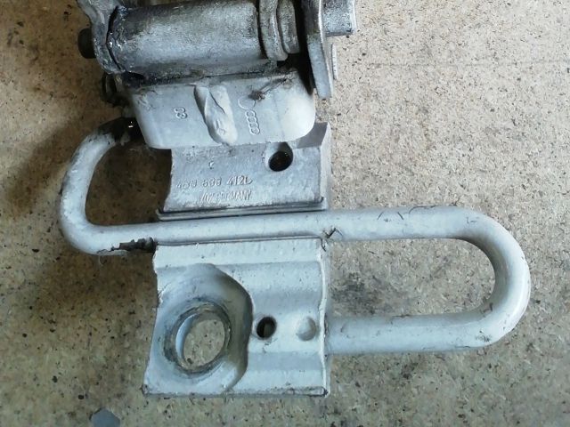 bontott SKODA OCTAVIA I Jobb hátsó Zsanér