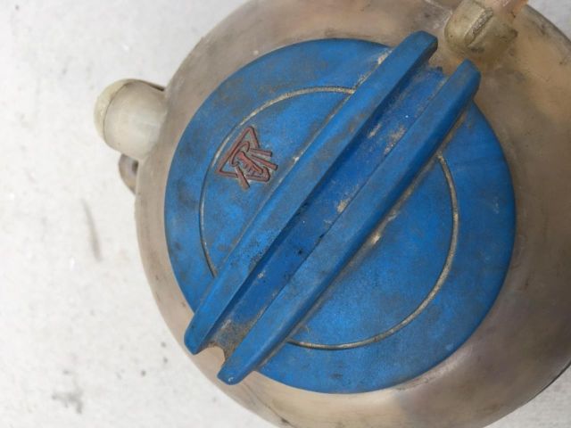 bontott SKODA OCTAVIA I Kiegyenlítőtartály Sapka