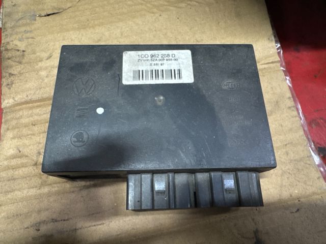 bontott SKODA OCTAVIA I Komfort Elektronika