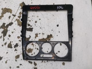 bontott SKODA OCTAVIA I Középkonzol Keret