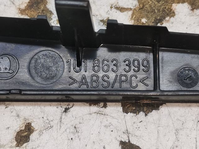 bontott SKODA OCTAVIA I Középkonzol Keret