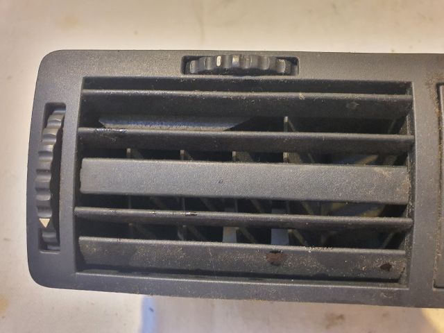 bontott SKODA OCTAVIA I Középső Szellőző