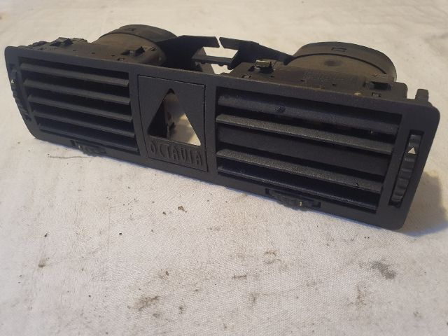 bontott SKODA OCTAVIA I Középső Szellőző