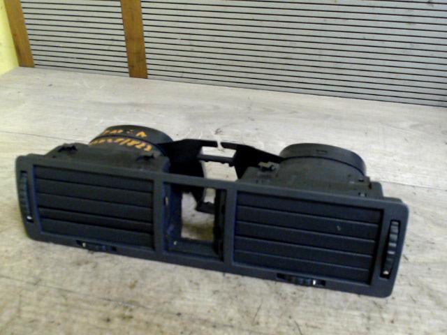 bontott SKODA OCTAVIA I Középső Szellőző