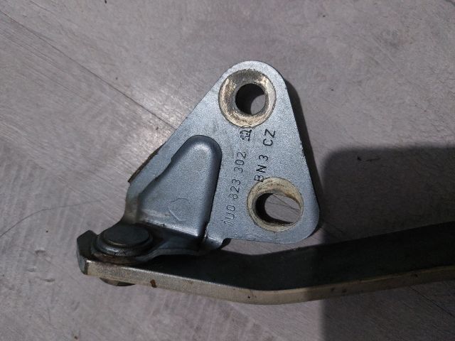 bontott SKODA OCTAVIA I Motorháztető Jobb Zsanér