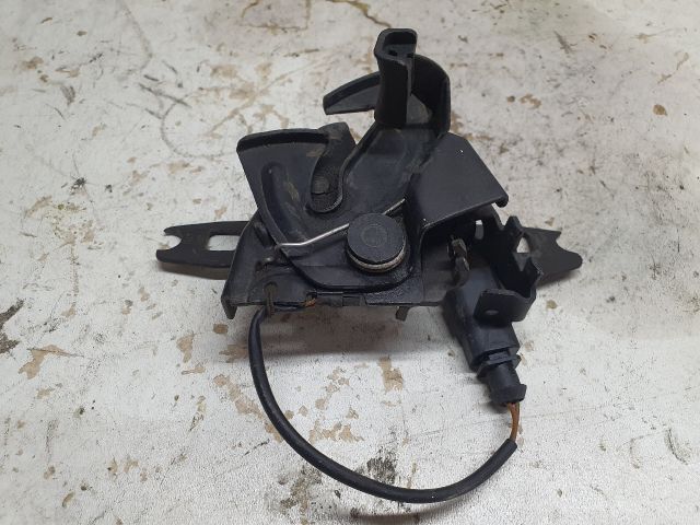 bontott SKODA OCTAVIA I Motorháztető Zárszerkezet