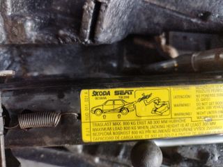 bontott SKODA OCTAVIA I Pótkerék Szerszámtartó