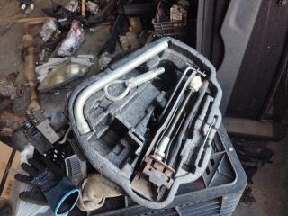 bontott SKODA OCTAVIA I Pótkerék Szerszámtartó