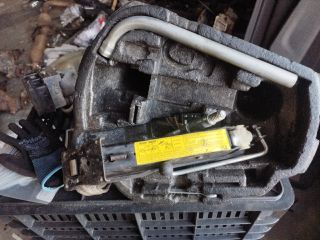 bontott SKODA OCTAVIA I Pótkerék Szerszámtartó