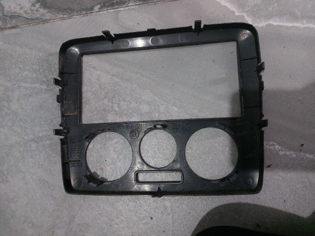 bontott SKODA OCTAVIA I Rádió / CD Keret