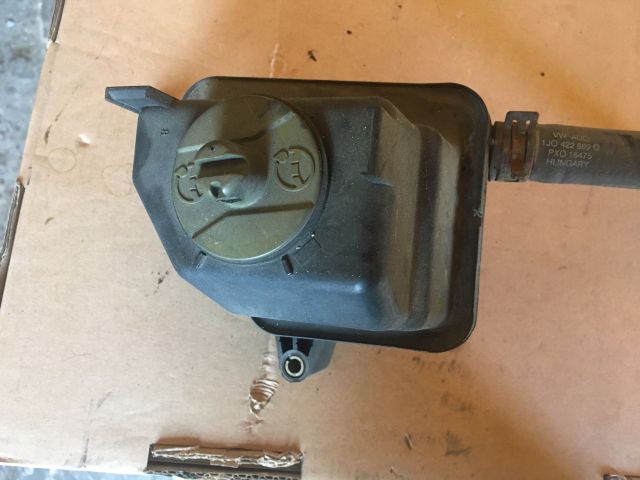 bontott SKODA OCTAVIA I Szervóolaj Tartály