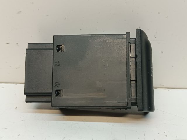 bontott SKODA OCTAVIA I Tankajtó Nyitó Kar / Gomb