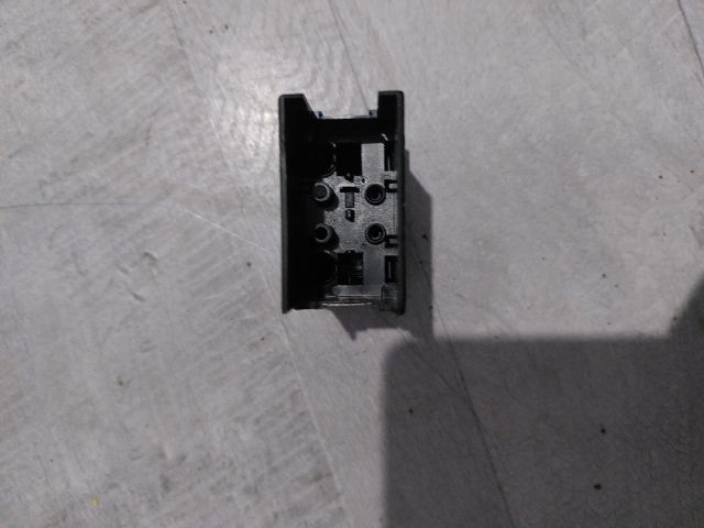 bontott SKODA OCTAVIA I Tankajtó Nyitó Kar / Gomb