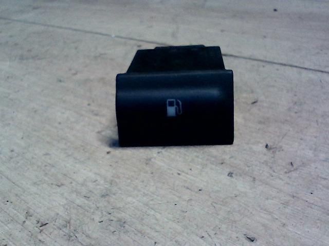 bontott SKODA OCTAVIA I Tankajtó Nyitó Kar / Gomb