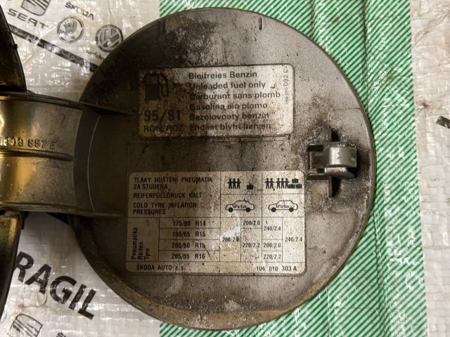 bontott SKODA OCTAVIA I Tankajtó