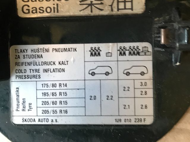 bontott SKODA OCTAVIA I Tankajtó