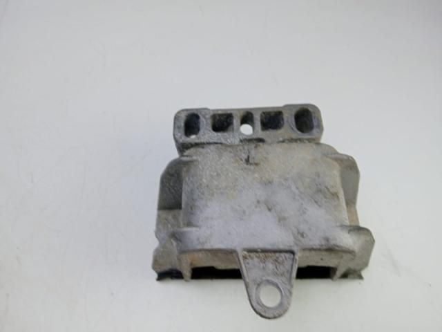 bontott SKODA OCTAVIA I Tartó Bak