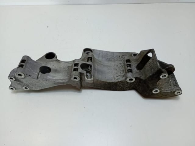 bontott SKODA OCTAVIA I Tartó Bak