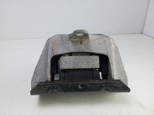 bontott SKODA OCTAVIA I Tartó Bak