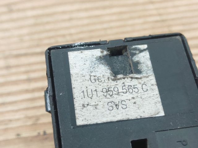 bontott SKODA OCTAVIA I Tükör Kapcsoló