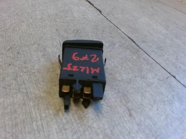 bontott SKODA OCTAVIA I Vészvillogó Kapcsoló