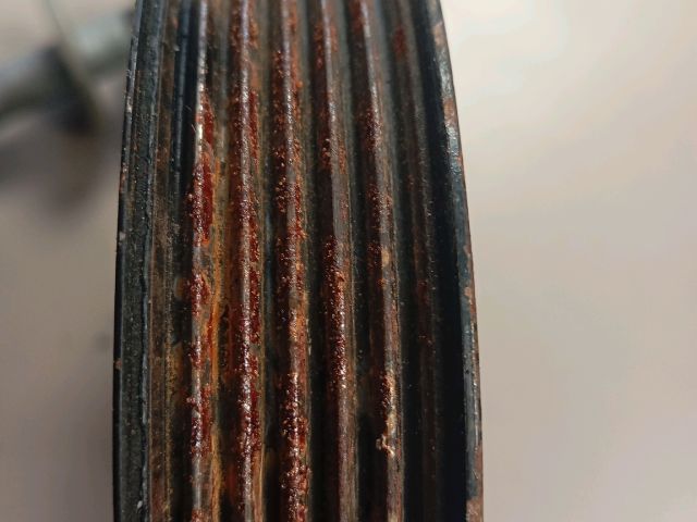 bontott SKODA OCTAVIA II Főtengely Szíjtárcsa