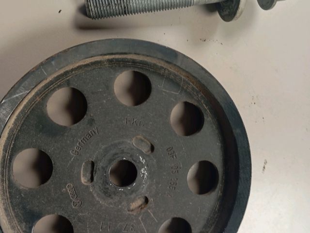 bontott SKODA OCTAVIA II Főtengely Szíjtárcsa