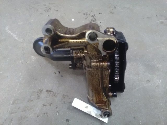 bontott SKODA OCTAVIA II Olajszivattyú