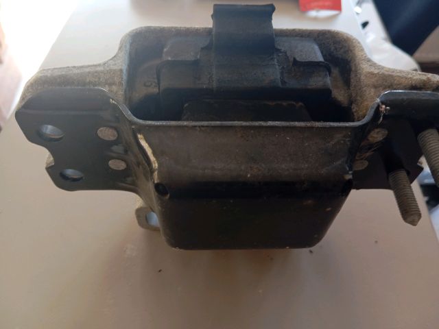 bontott SKODA OCTAVIA II Váltó Tartó Bak (Pozíciófüggetlen)