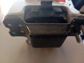 bontott SKODA OCTAVIA II Váltó Tartó Bak (Pozíciófüggetlen)