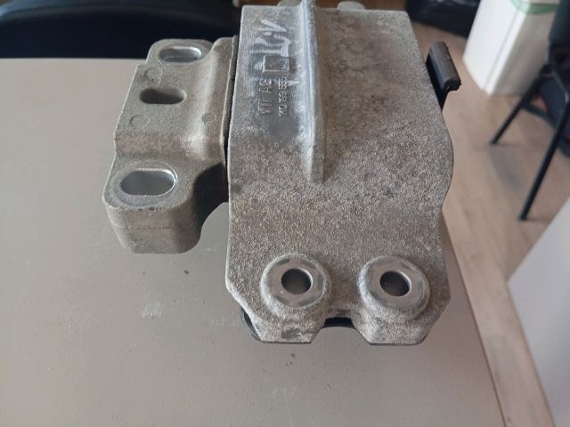 bontott SKODA OCTAVIA II Váltó Tartó Bak (Pozíciófüggetlen)