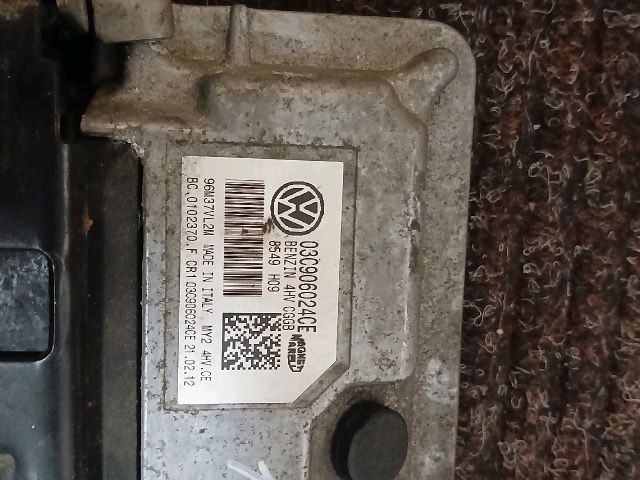 bontott SKODA OCTAVIA II Motorvezérlő