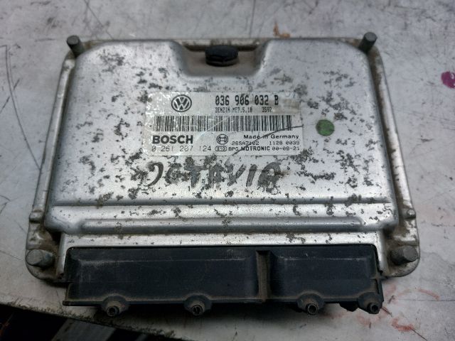 bontott SKODA OCTAVIA II Motorvezérlő