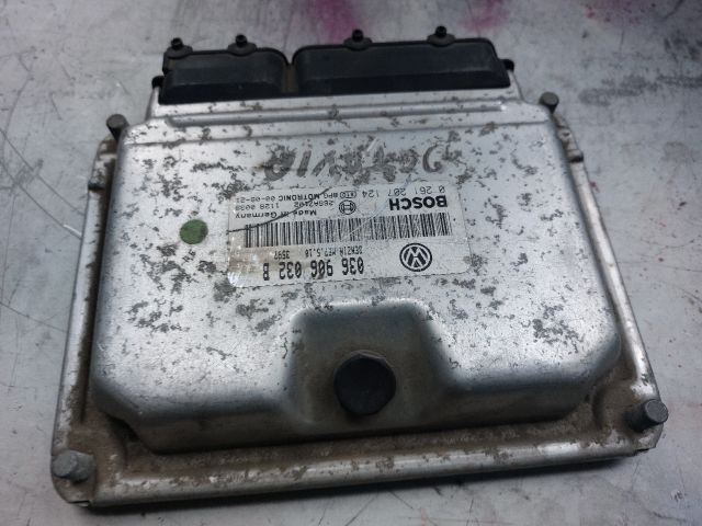 bontott SKODA OCTAVIA II Motorvezérlő