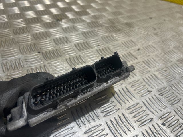 bontott SKODA OCTAVIA II Motorvezérlő