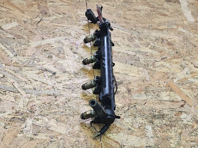 bontott SKODA OCTAVIA II Porlasztó Sor / Híd