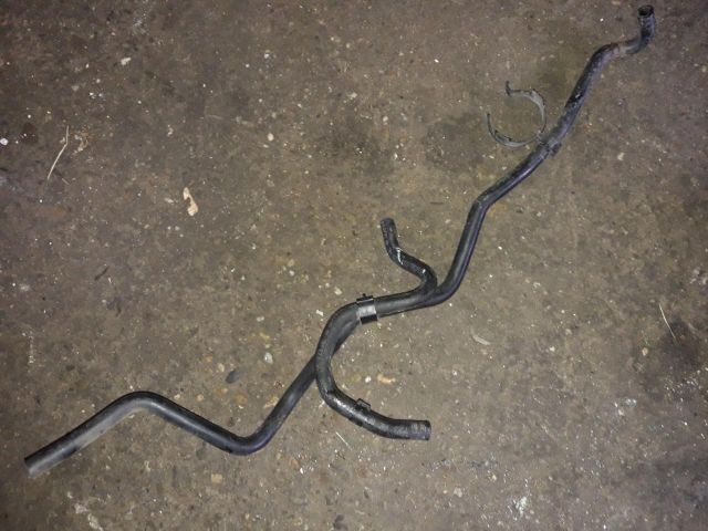 bontott SKODA OCTAVIA II Tankbetöltő Cső (Fém)