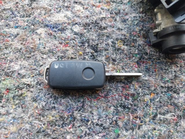 bontott SKODA OCTAVIA II Gyújtáskapcsoló Házzal