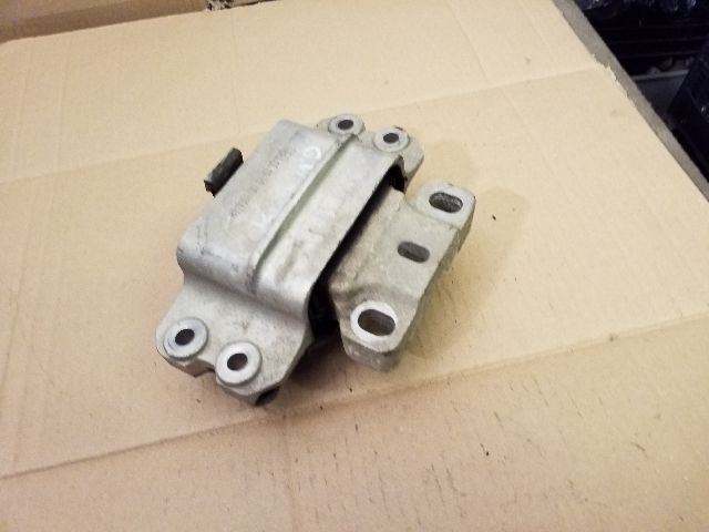 bontott SKODA OCTAVIA II Váltó Tartó Bak (Pozíciófüggetlen)