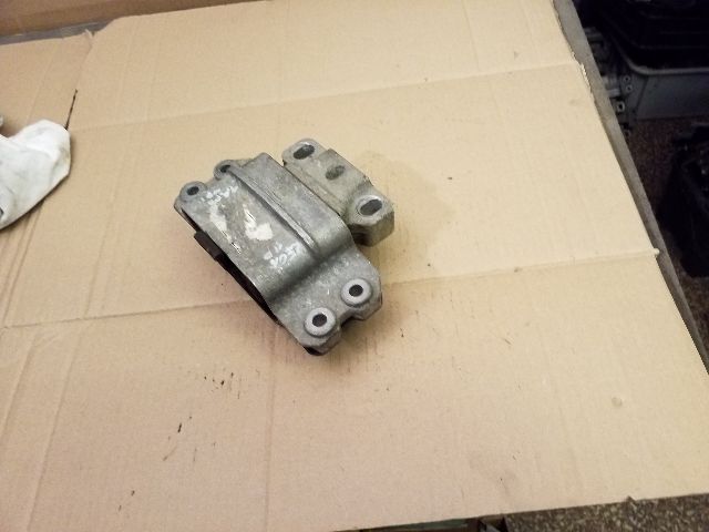 bontott SKODA OCTAVIA II Váltó Tartó Bak (Pozíciófüggetlen)