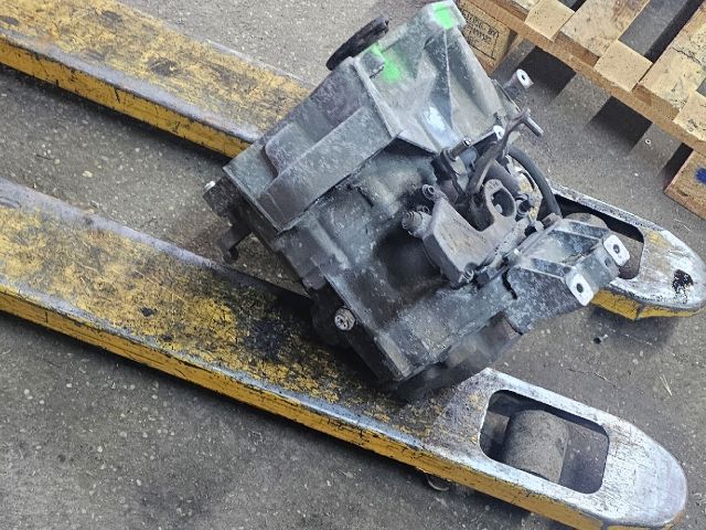 bontott SKODA OCTAVIA II Váltó (Mechanikus)