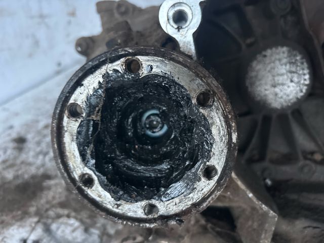 bontott SKODA OCTAVIA II Váltó (Mechanikus)