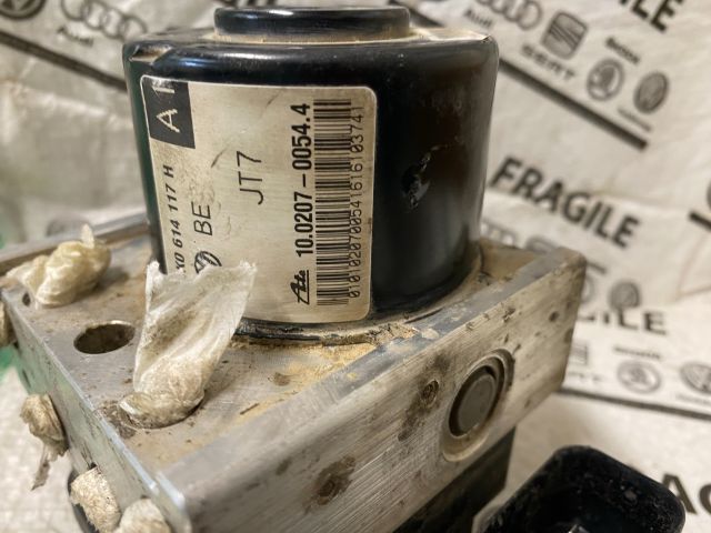 bontott SKODA OCTAVIA II ABS Kocka