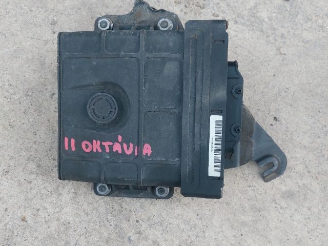 bontott SKODA OCTAVIA II Automata Váltó Elektronika