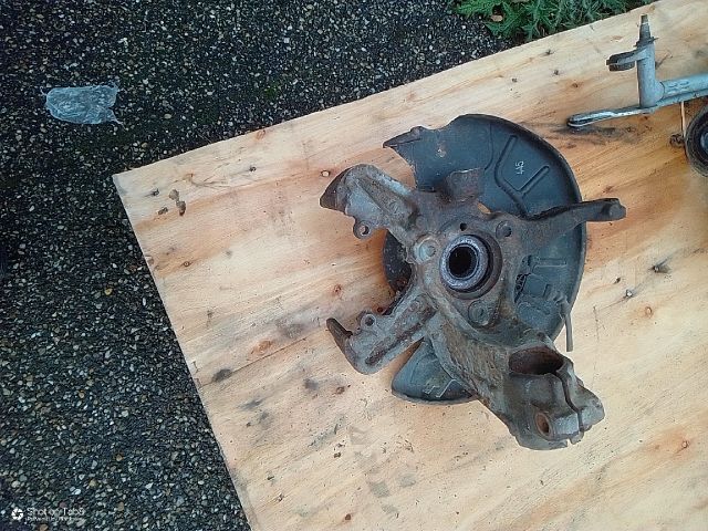 bontott SKODA OCTAVIA II Bal első Csonkállvány